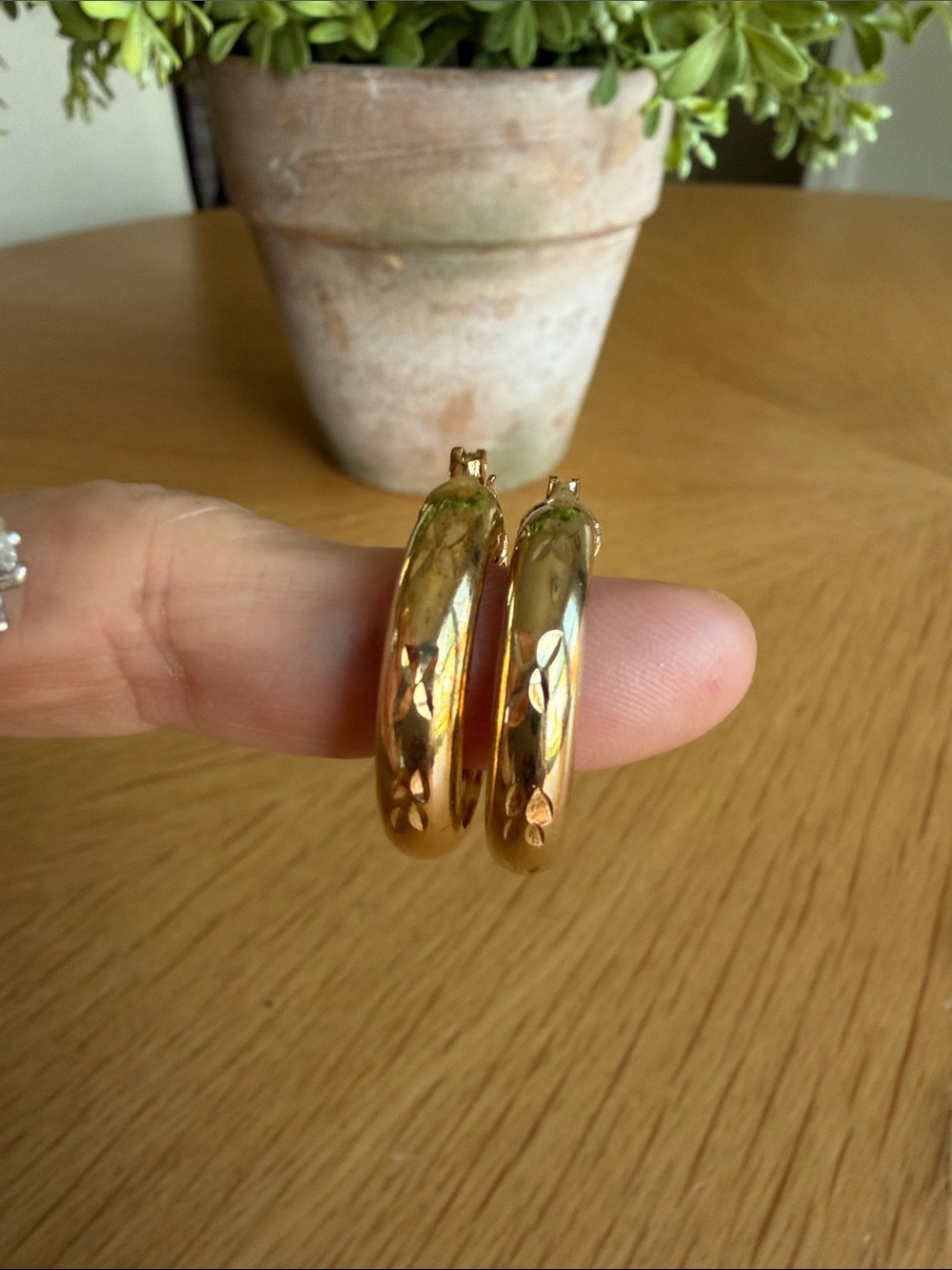 18k gold filled diamond cut hoop earrings